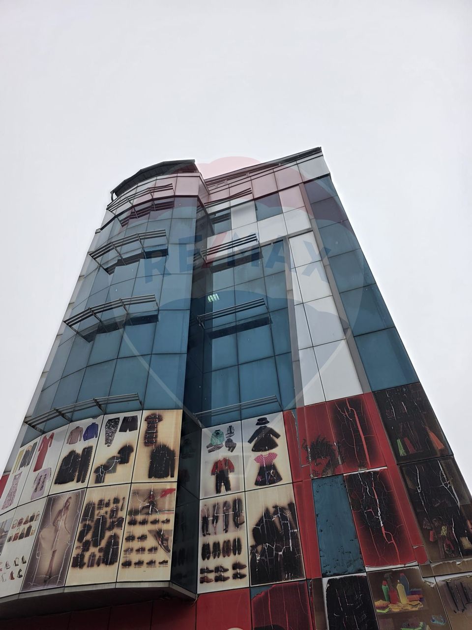 Vanzar spatii comerciale + birouri DN1 Otopeni stradal 2246 mp