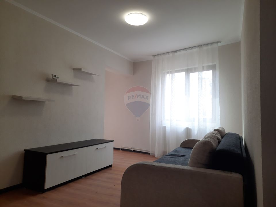 Apartament 3  camere de inchiriat  350 euro ( cheltuieli incluse )