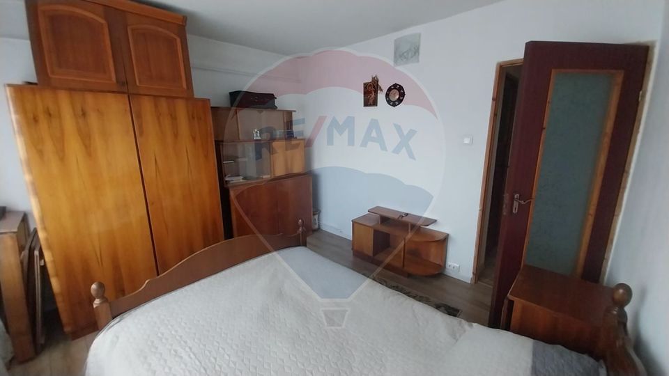 Apartament cu 3 camere decomandate în Lapus-Decebal