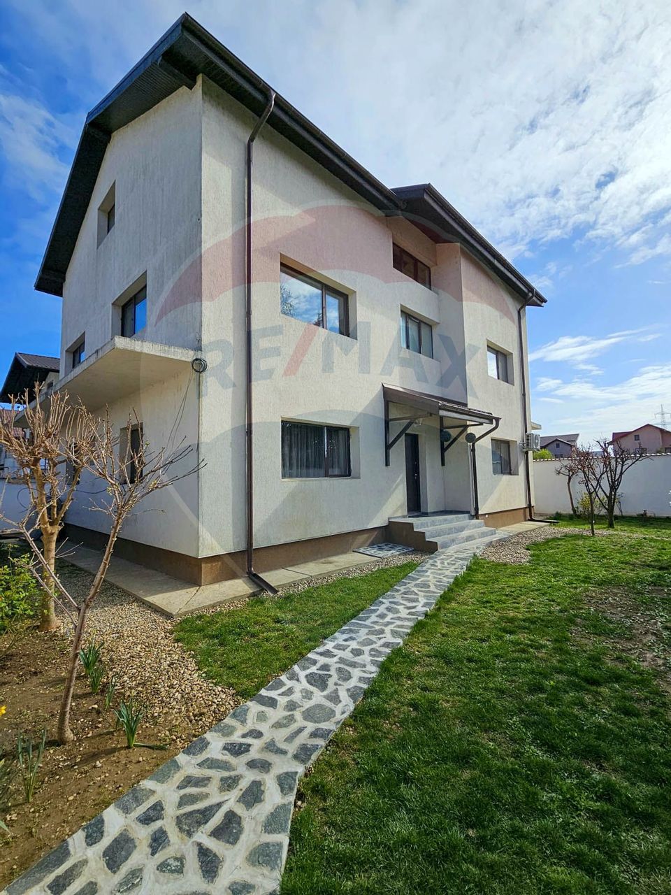 Special villa with 3 levels for sale Pantelimon - Cernica Forest