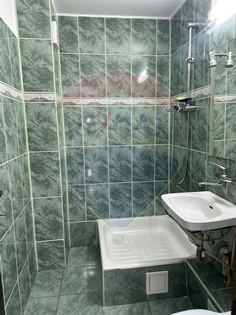 Apartament 4 camere + centrala proprie: str Baltagului - 13 septembrie