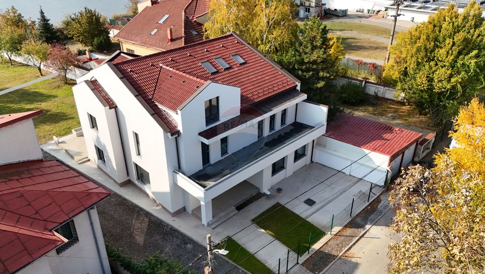 8 room House / Villa for sale