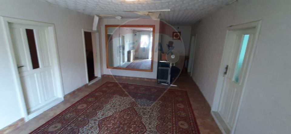 Casă / Vilă cu 5 camere de vânzare