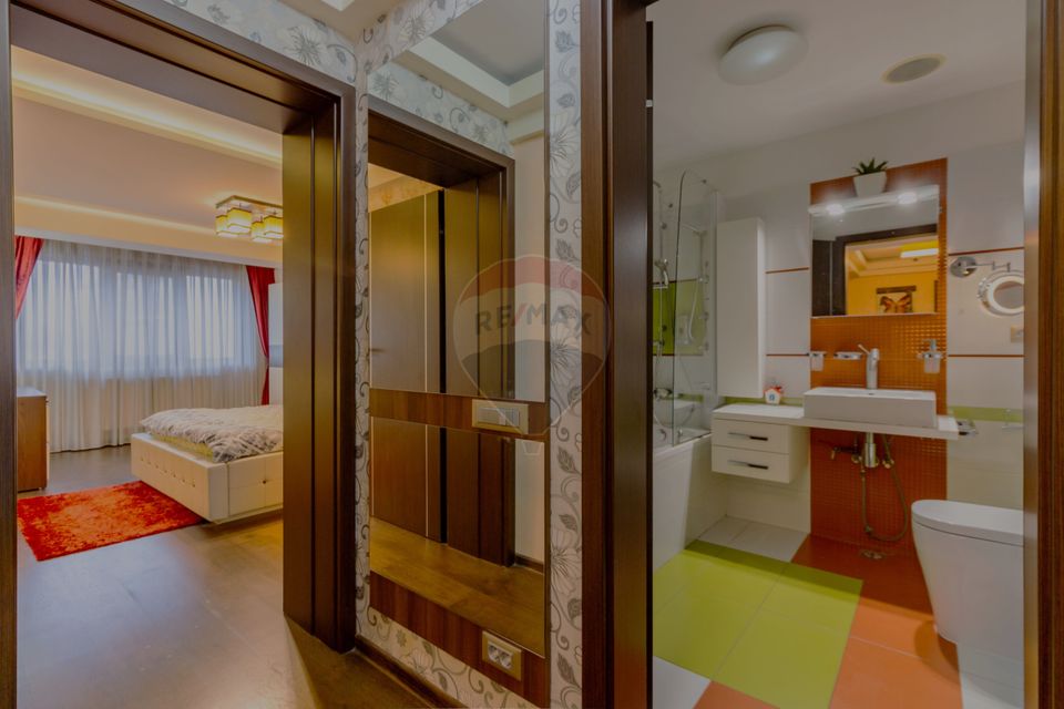Apartament special | 137.36mp utili | 143mp utili totali | 2009