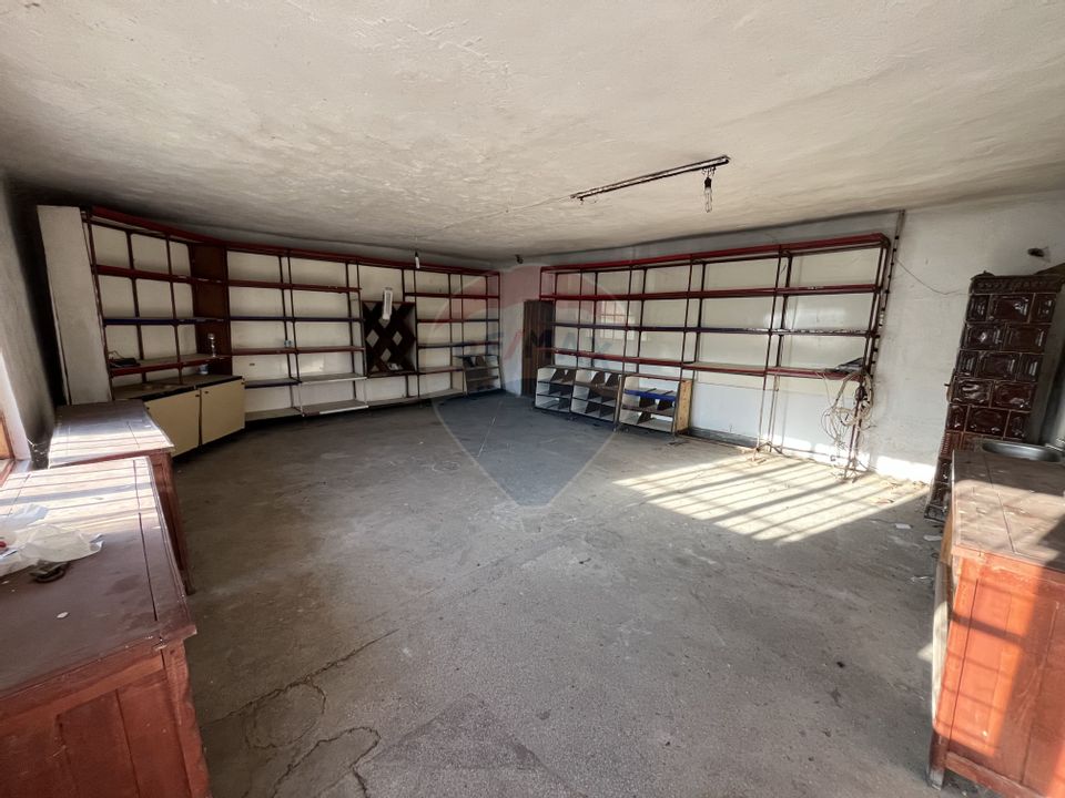Spatiu comercial si casa de vanzare in Furnicosi.
