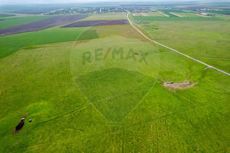 Teren agricol 5 ha, extravilan, 52 m deschidere la șosea