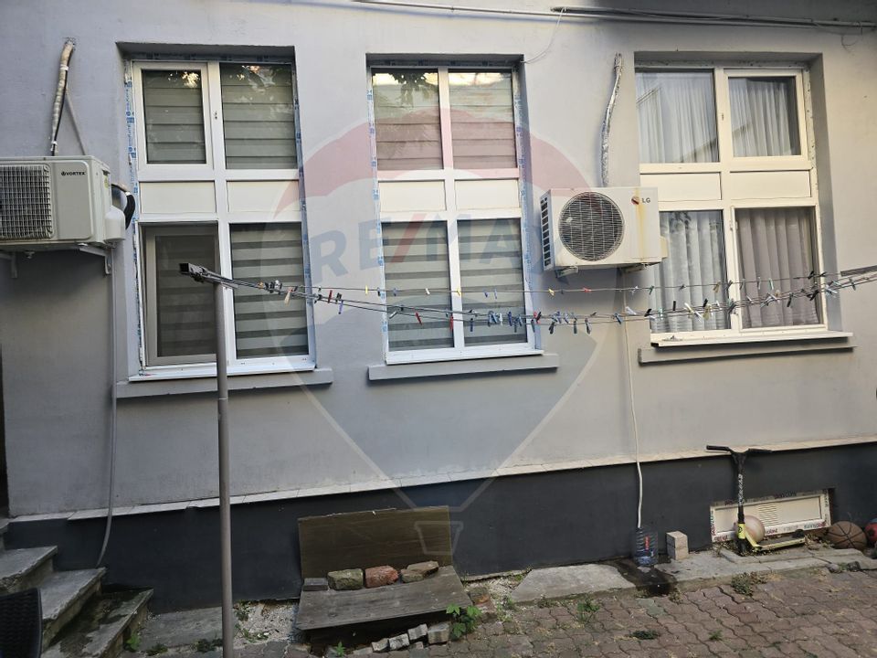Apartament cu 3 camere de vânzare în zona Central