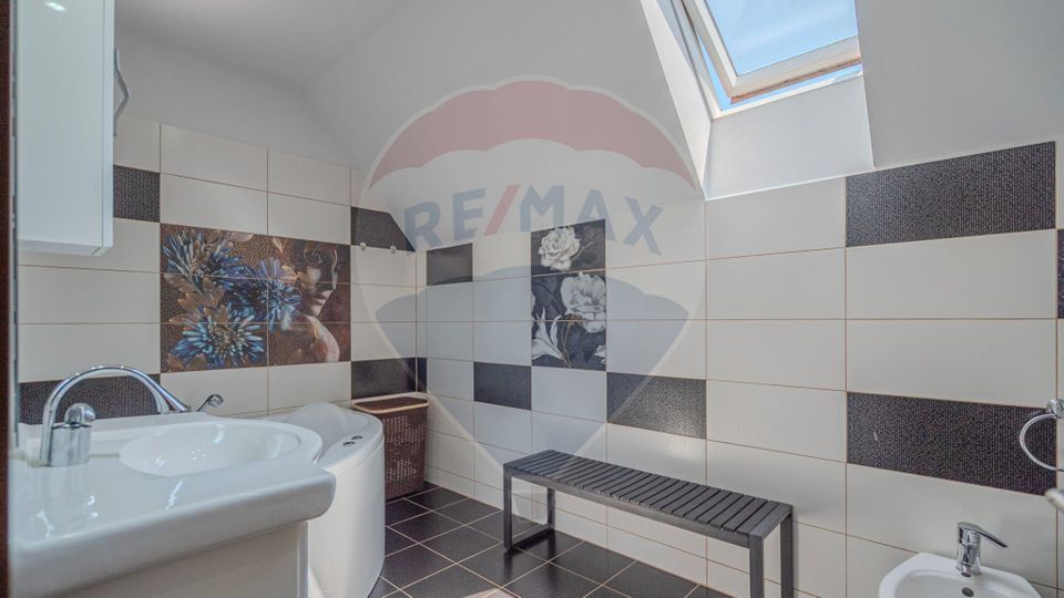 5 room House / Villa for sale