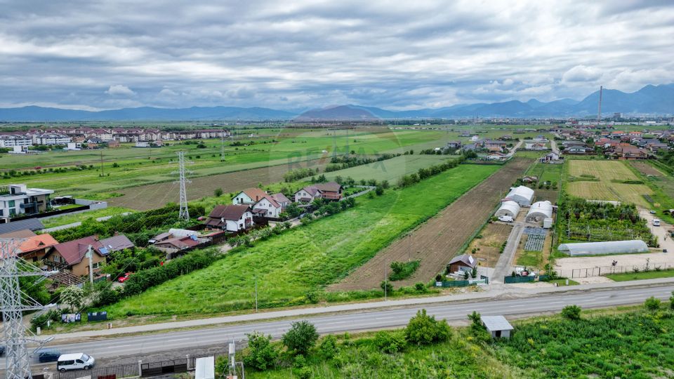 Built-up land in Sânpetru, opening 45 m to the main road!