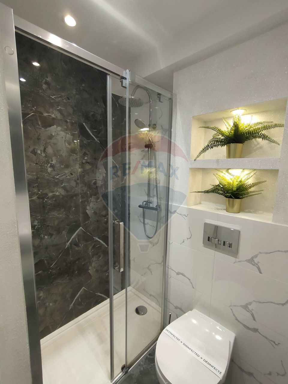 Garsoniera de vanzare!