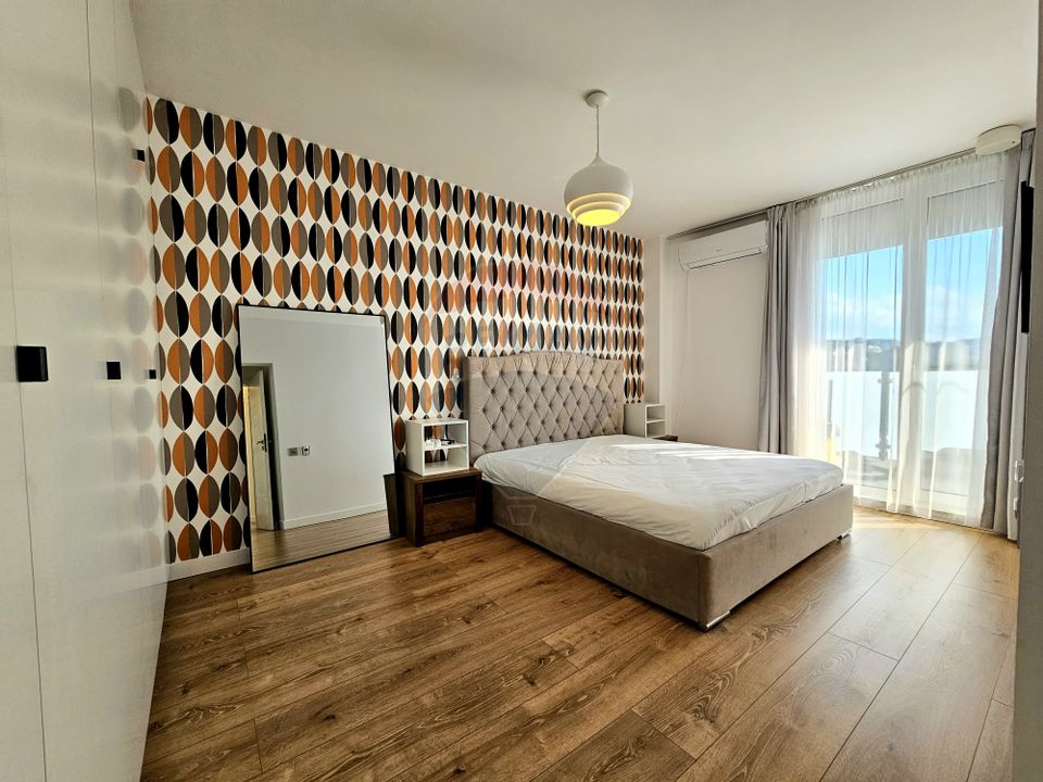 Penthouse superb cu 4 camere de închiriat în zona Andrei Muresanu