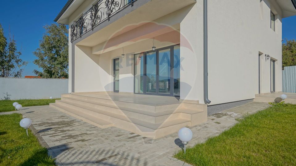 Casă modernă Bunloc, vedere Bucegi, 186 mp, comision 0