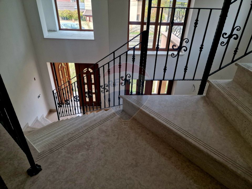 5 room House / Villa for sale, Darmanesti area