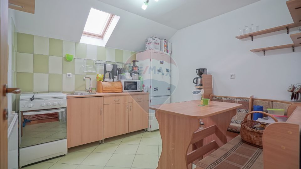 De vanzare vilă cu 5 camere, curte și garaj, în Șchei