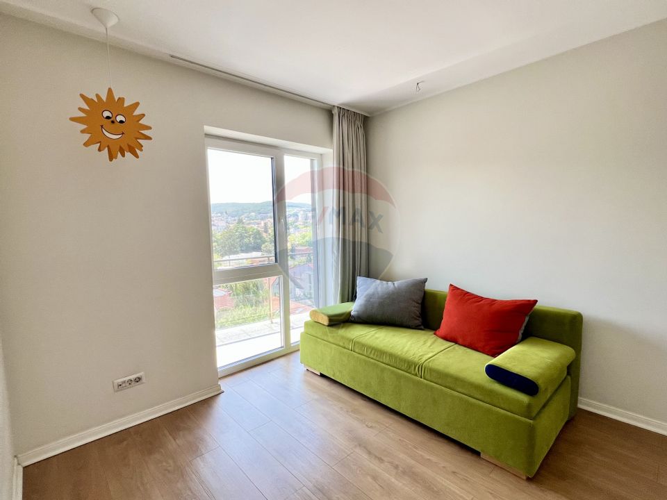 Apartament de 3 camere finisat, cu 2 parcari cu CF,  pe Calea Manastur