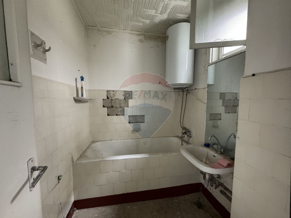 Apartament cu 2 camere in centru ONESTI de vanzare