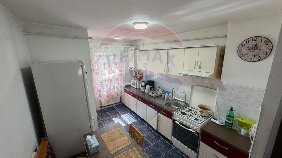 De vanzare: apartament cu 4 camere in zona ultracentrala