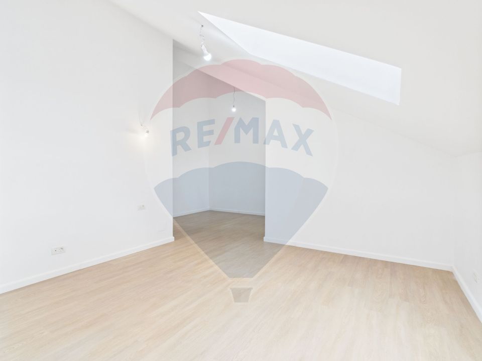 De vanzare| Apartament 4 camere nemobilat si o terasa| Nobil Residence