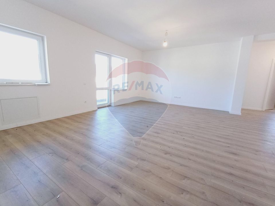 Apartament cu 3 camere de vanzare