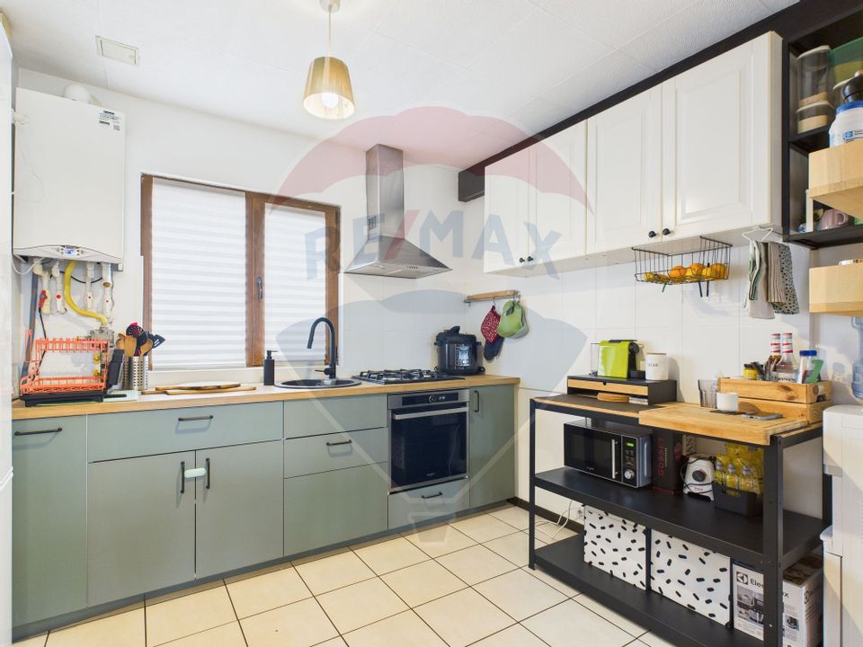 Casa / Vila cu 4 camere Darza, Crevedia