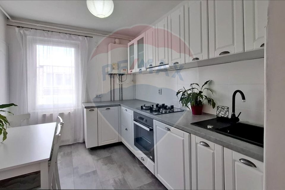 Apartament cu 2 camere de închiriat – zona 7 Noiembrie