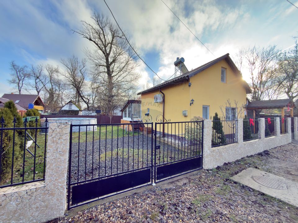 Casă cu 5 camere de vânzare în zona 3 Insule, Arad