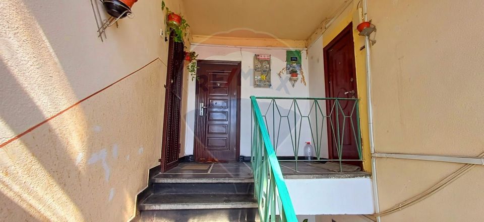 Apartament, 2 camere  decomandate de vânzare  in zona 9 Mai