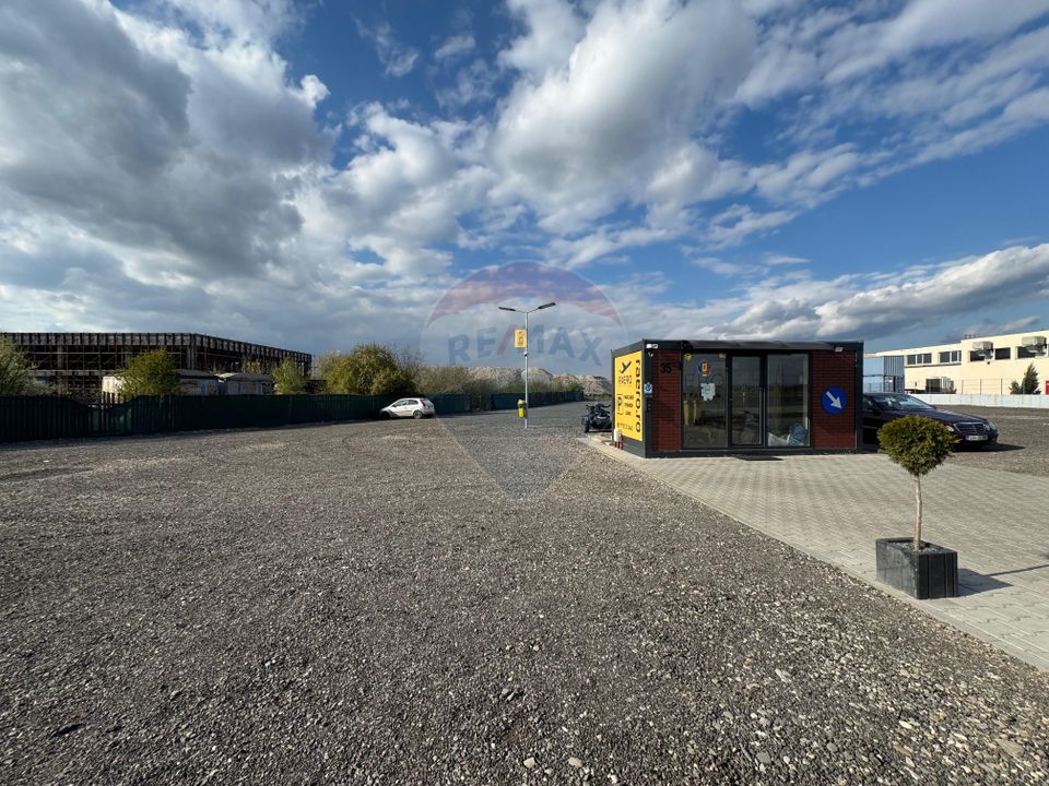 Presentation of Land for Sale – Mixed Area of Housing and Services