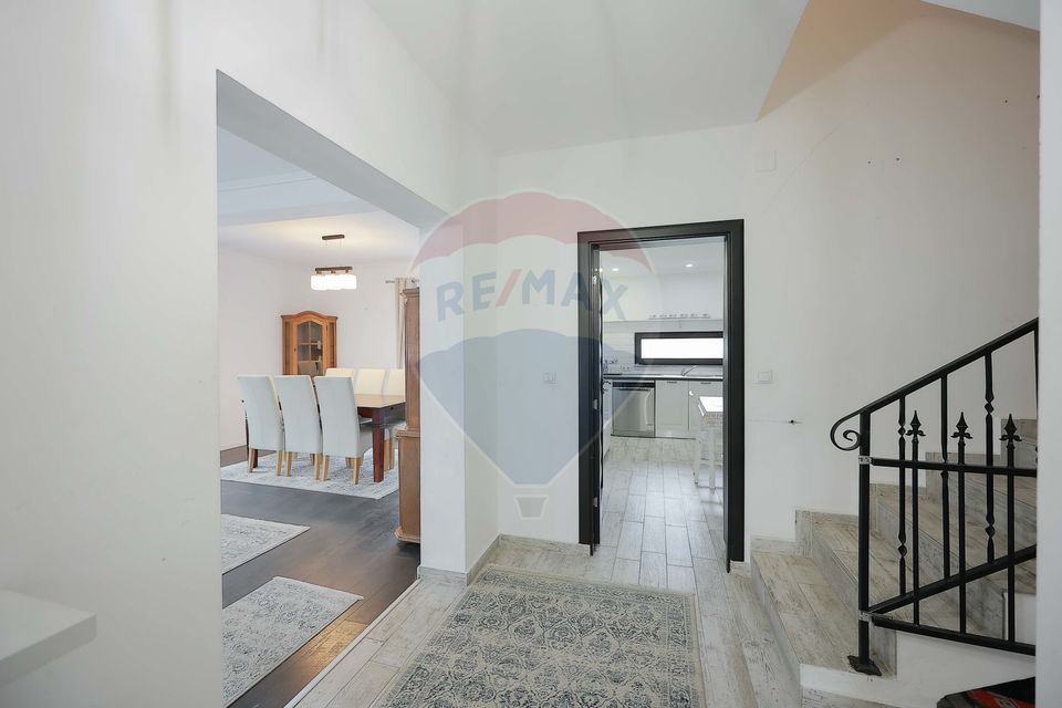 Casă 4 Camere cu Garaj, Construită de Proprietar, Cartier Episcopia