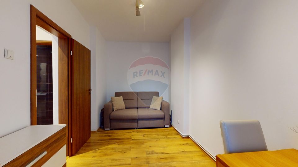 Apartament Modern cu 3 Camere în Centrul Istoric al Brașovului