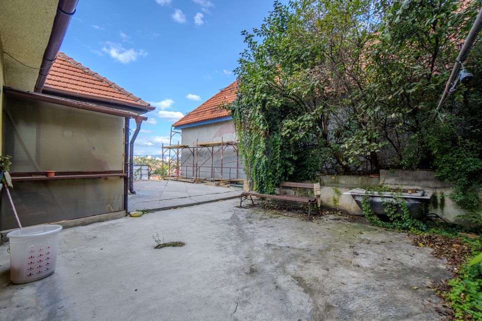 Casă individuală cu două unități locative. Zona Horia–Cloșca–Crișan