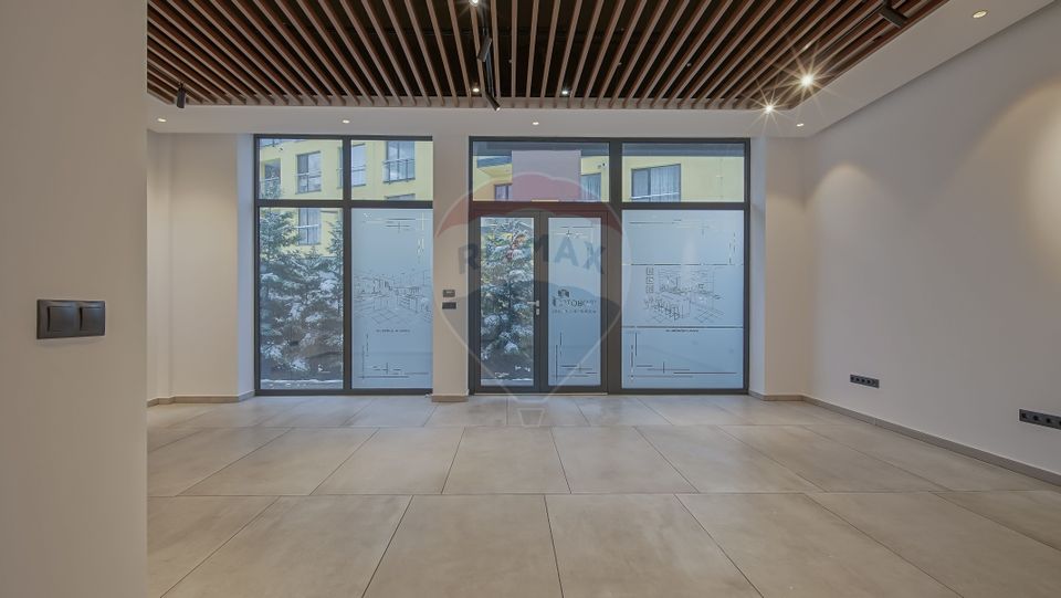 55sq.m Commercial Space for rent, Racadau area