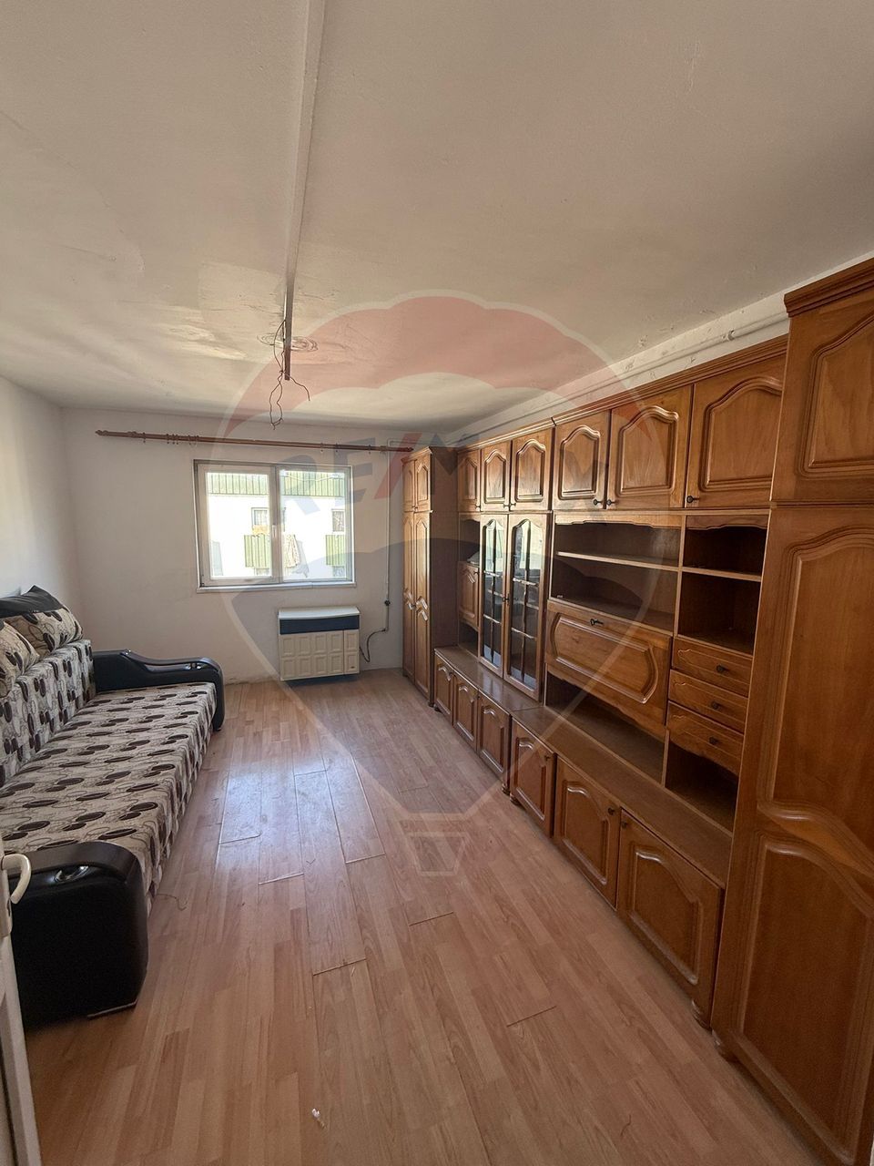 Garsoniera modesta de inchiriat strada Electrolizei