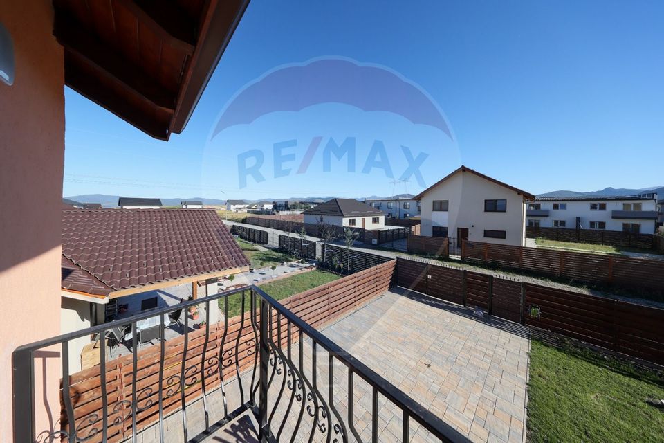 4 room House / Villa for sale