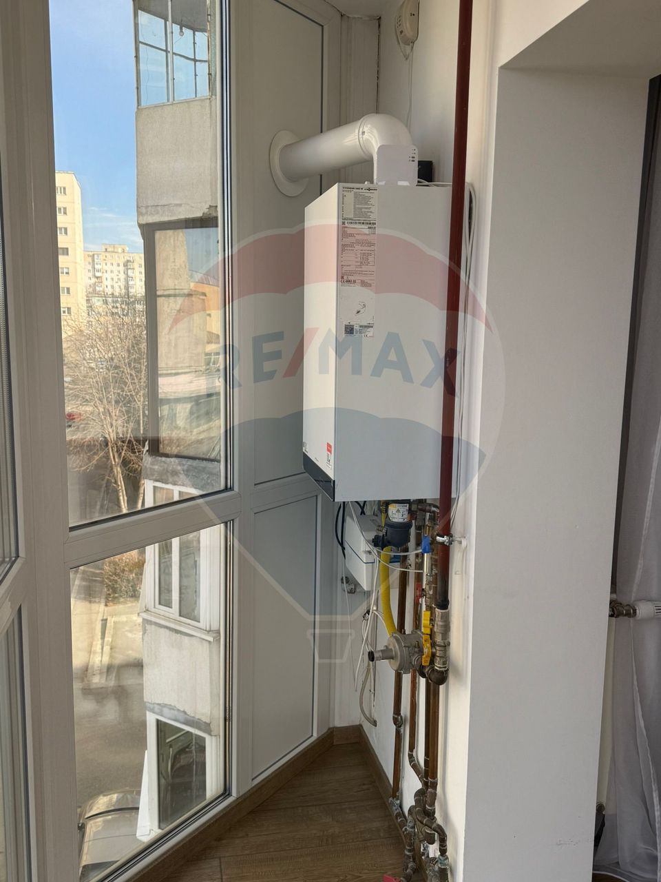 de inchiriat 3 camere, 70 mp, ultrafinisat, 3/4, centrala