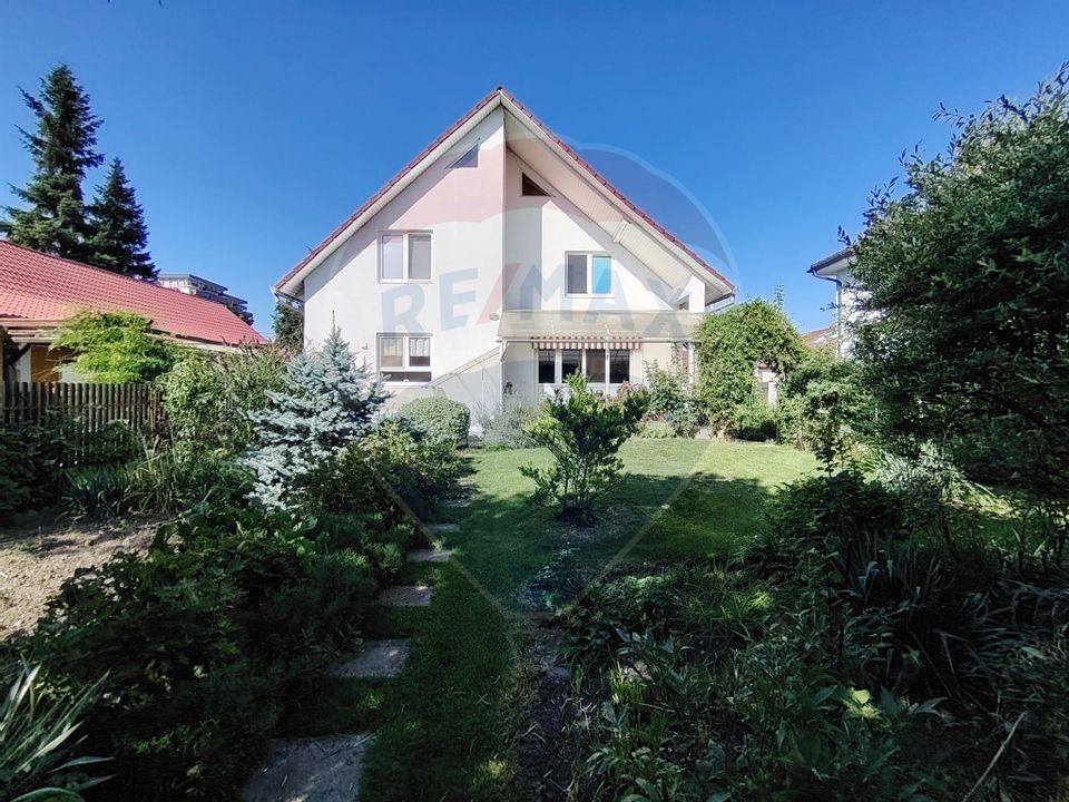 8 room House / Villa for sale, Central area