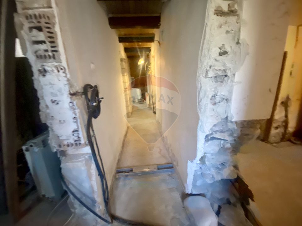 Vilă cu farmec istoric în Bușteni, pensiune sau locuință de vacanță!