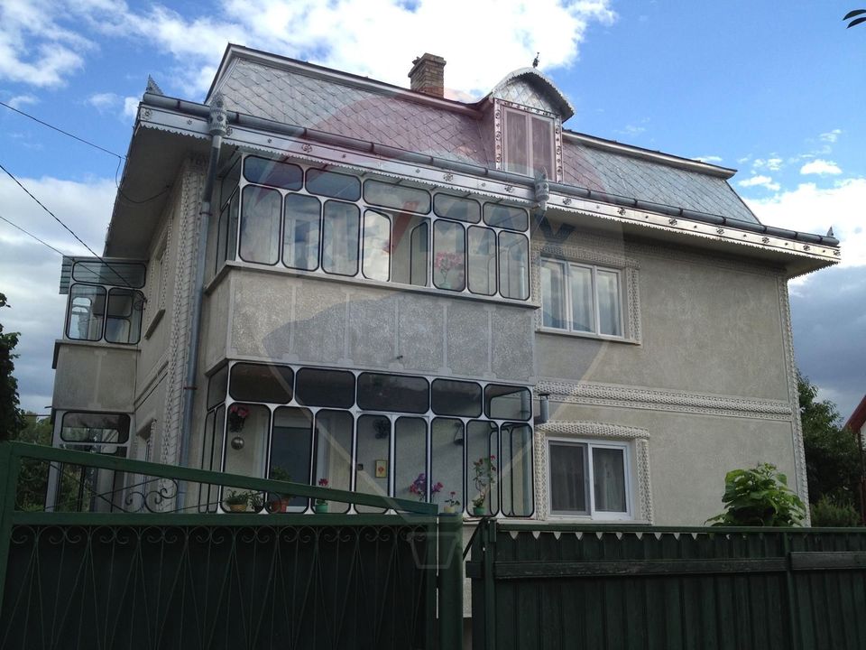 Villa with 7 rooms for sale in the Central area of Aleea Grivitei