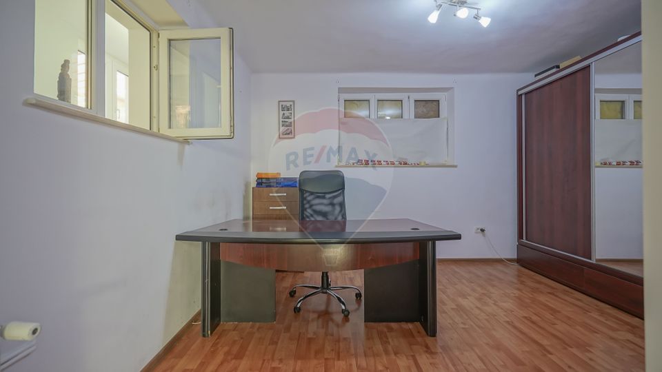 7 room House / Villa for sale, Aurel Vlaicu area