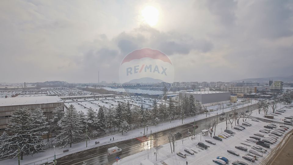 3 room Apartment for sale, Tractorul area
