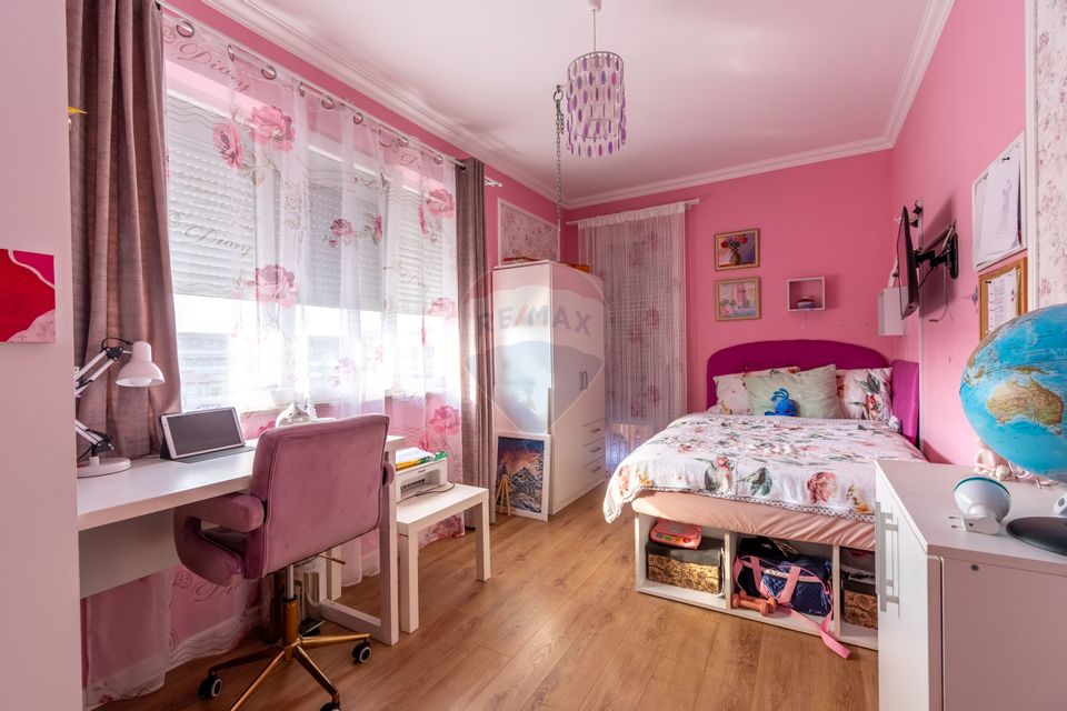 Apartament de vanzare, 3 camere, Strada Sesul de Sus, Zona Pepco