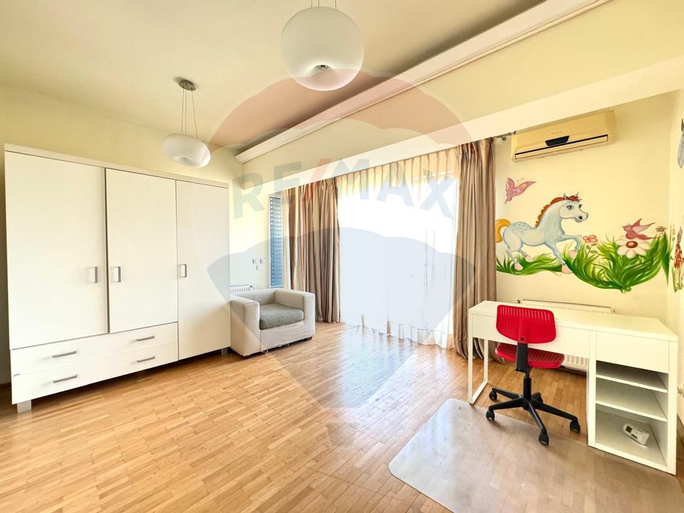 5 Room Apartment Carol Park Luxury Parking