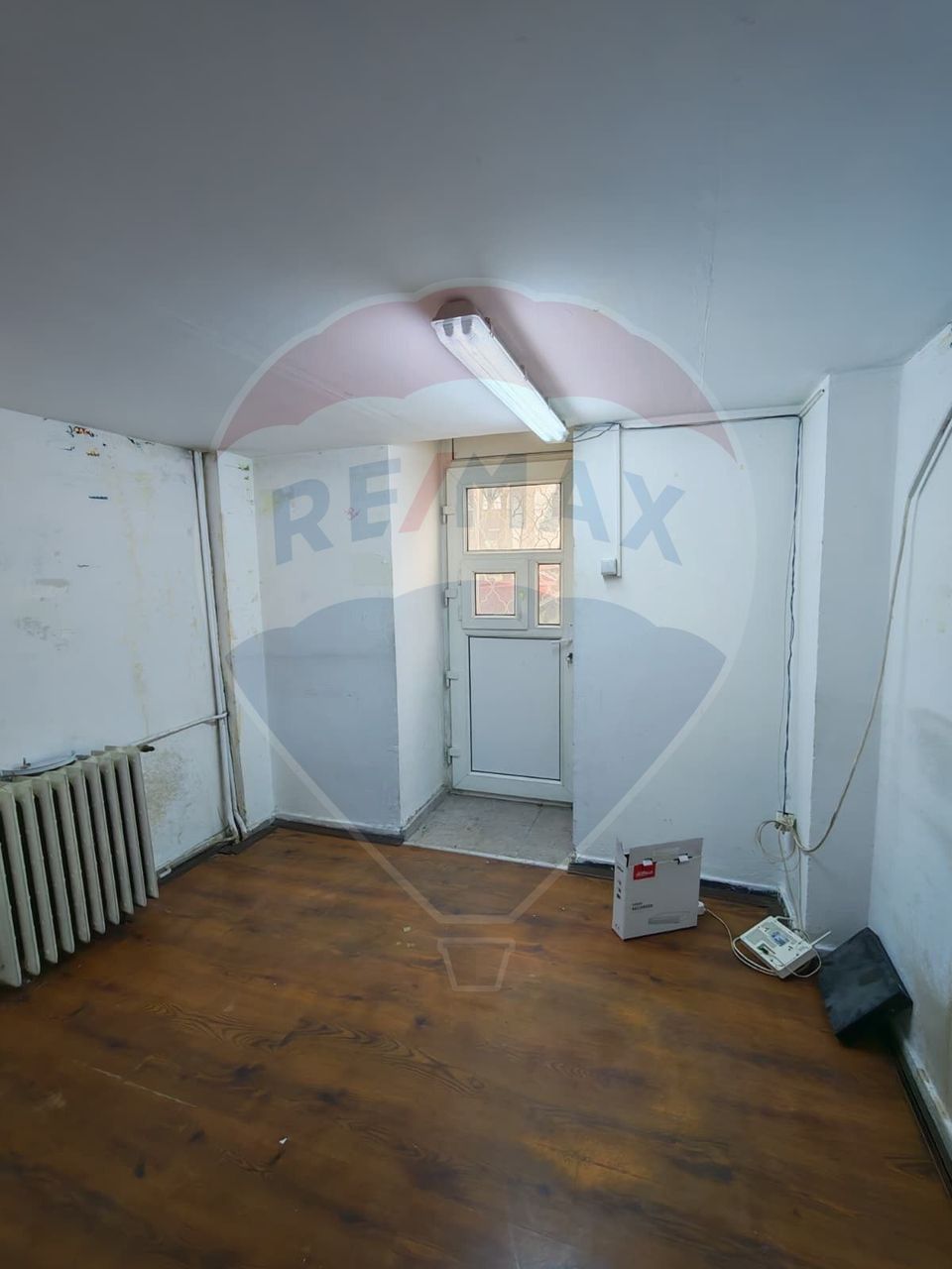 40sq.m Commercial Space for rent, Ultracentral area