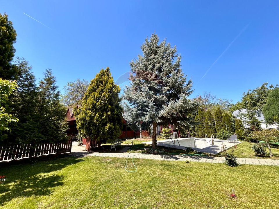 Casă / Vilă cu 16 camere de vânzare în zona Central