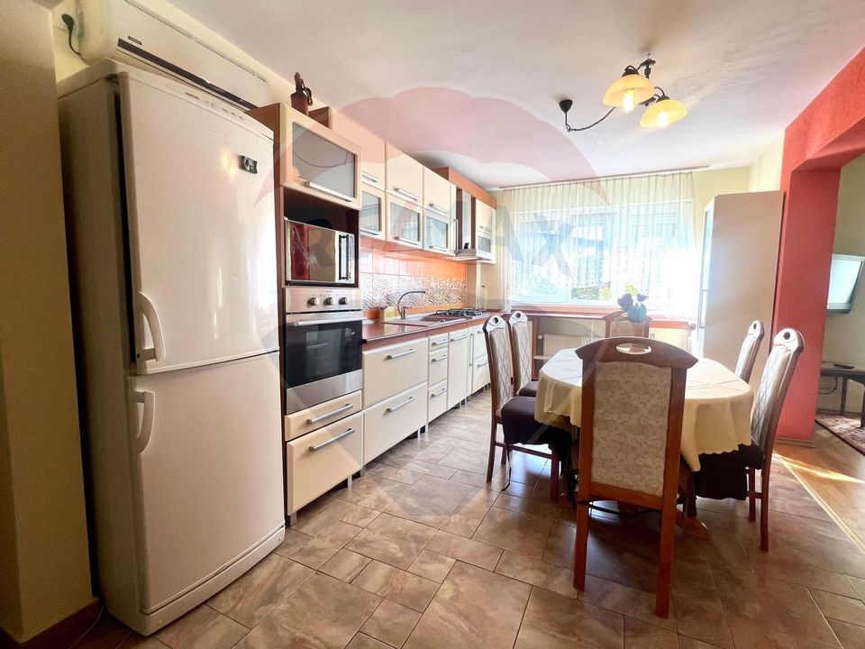 De închiriat apartament cu 4 camere, zona Dacia