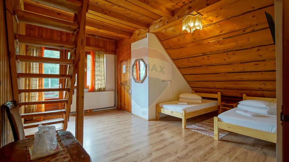 Vilă 12 camere  1.091 mp construiți Poiana Brașov