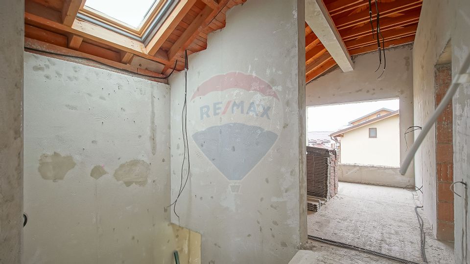 Casă spațioasă la gri, 4 camere, 3 băi, teren 500 mp – zona Bartolomeu