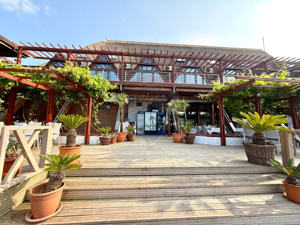 Hotel - Pensiune cu 14 duplexuri  de vânzare  CASA CU STUF Olimp