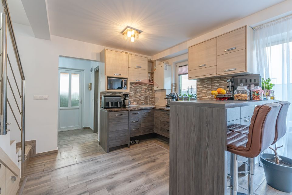 Rezervat - Casa tip duplex cu 3 camere in complex Liziera Brasov