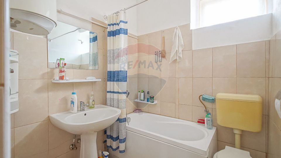 Casă de vânzare în centrul localității Prejmer, teren 5.055 mp!